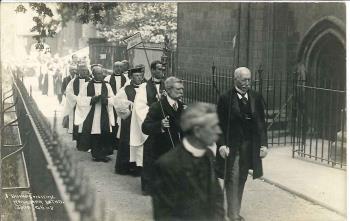 Bishops visiting cathedral postcard