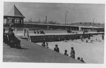 Gillingham Strand postcard
